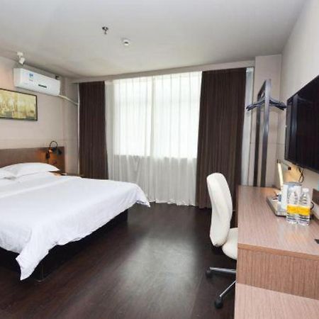 Jinjiang Inn Select Nanjing South Railway Station North Square Екстер'єр фото